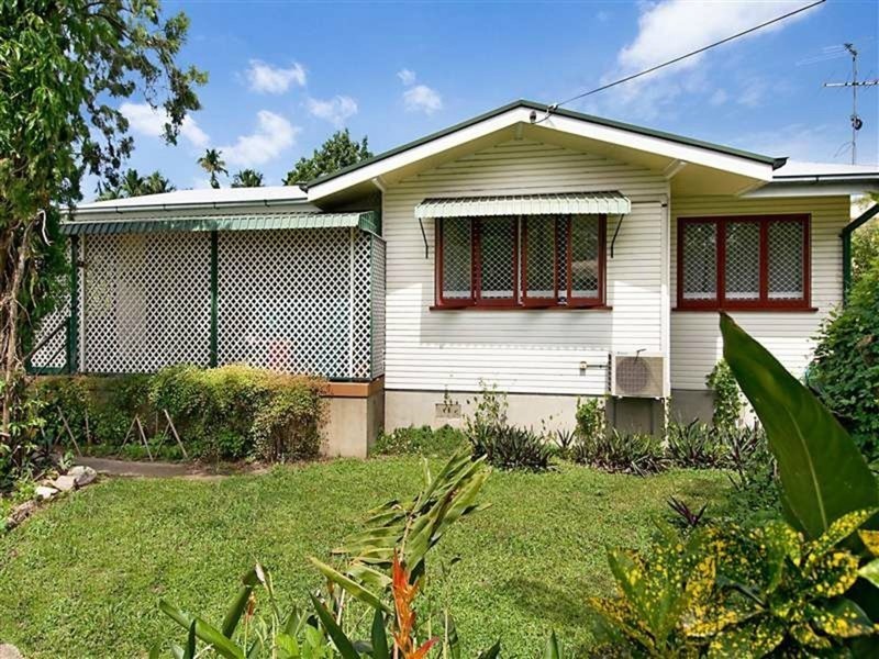 211-213 McCormack Street, Manunda QLD 4870