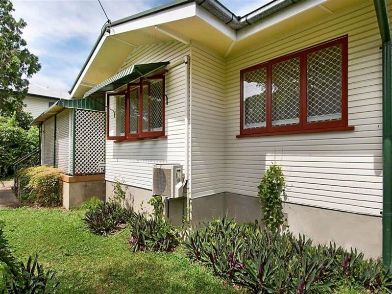 211-213 McCormack Street, Manunda QLD 4870