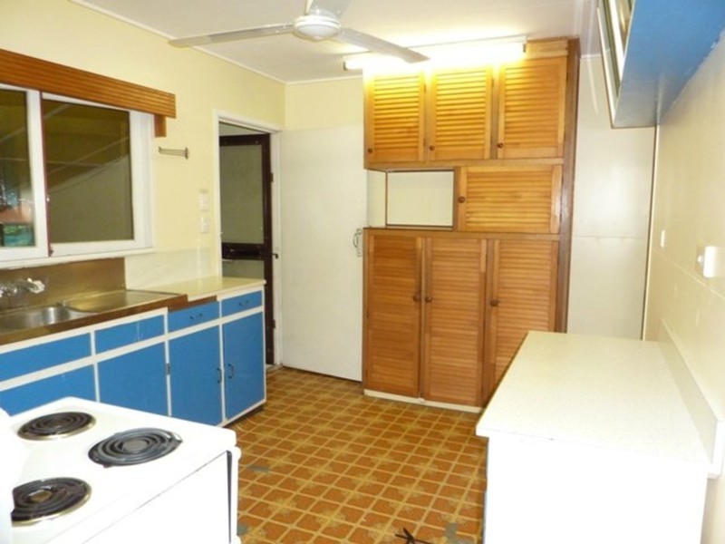 211-213 McCormack Street, Manunda QLD 4870