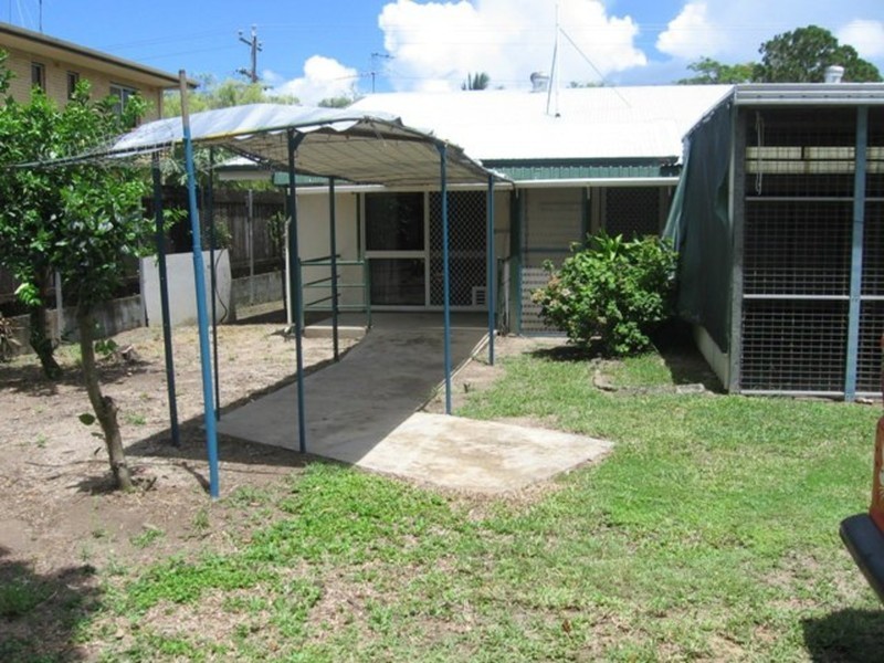 211-213 McCormack Street, Manunda QLD 4870
