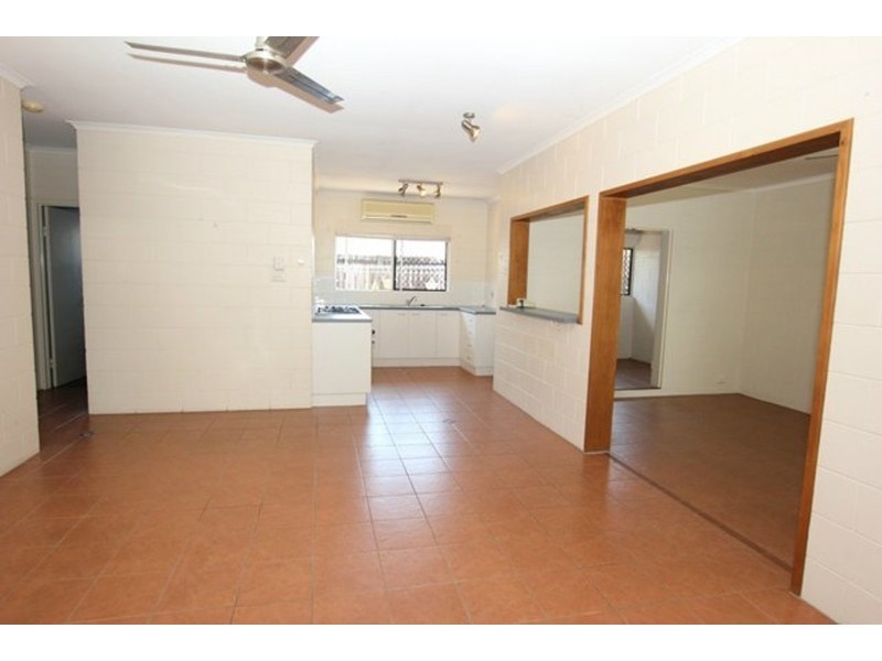 2/85 Jensen Street, Whitfield QLD 4870