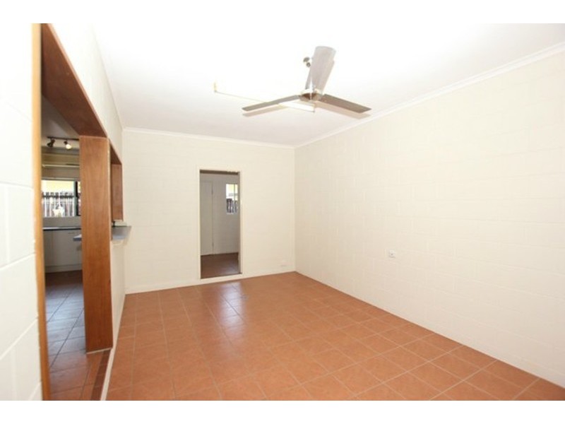 2/85 Jensen Street, Whitfield QLD 4870
