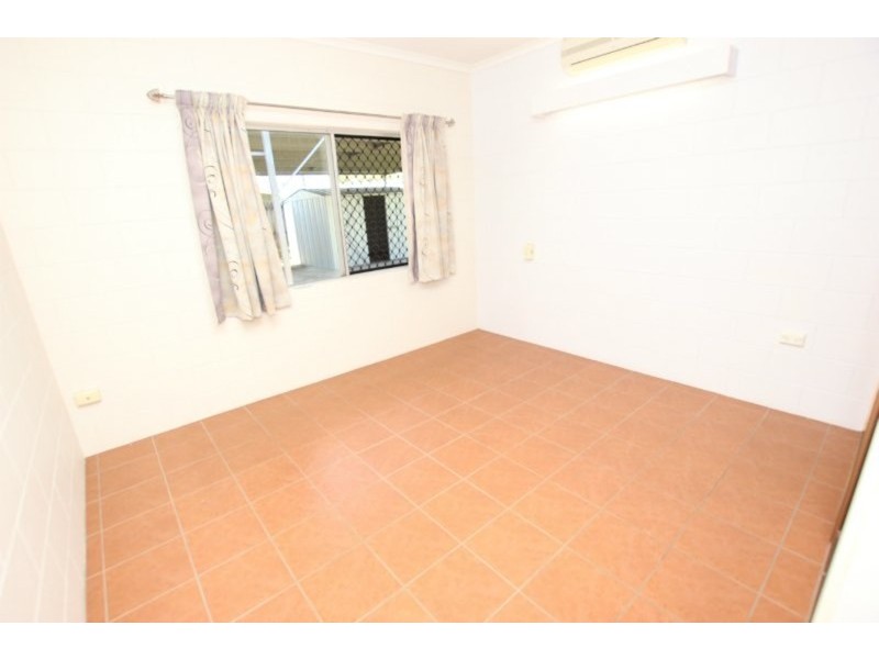 2/85 Jensen Street, Whitfield QLD 4870