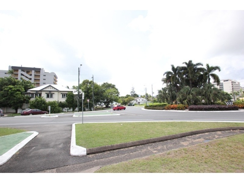 289 Lake Street, Cairns North QLD 4870