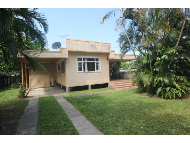 20 Miles Street, Manoora QLD 4870