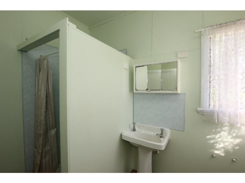 20 Miles Street, Manoora QLD 4870