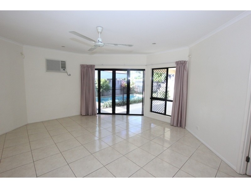 2 Greendale Close, Brinsmead QLD 4870