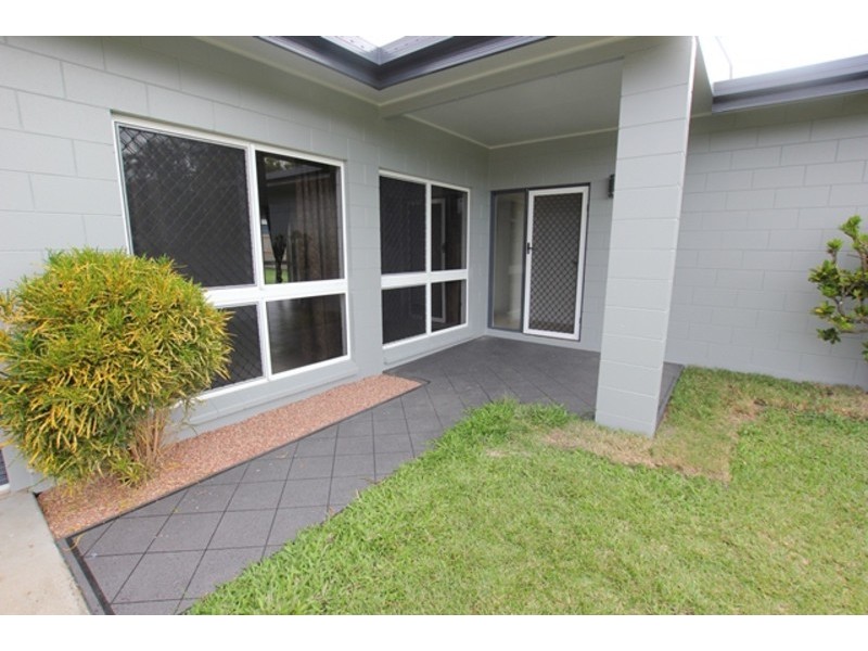34 Frangipanni Street, White Rock QLD 4868