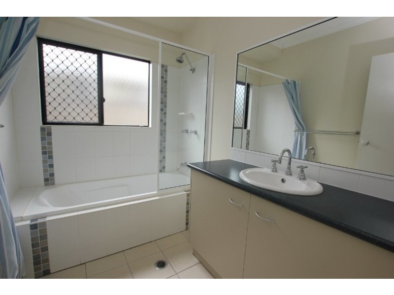 185 Timberlea Drive, Bentley Park QLD 4869