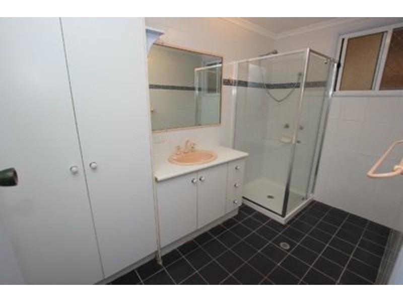 28 Angela Street, Woree QLD 4868