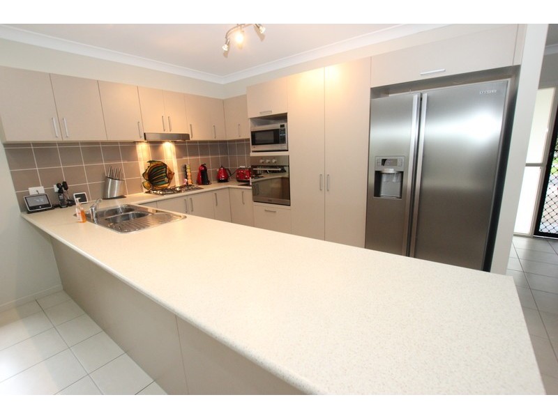 10 Redcap Bend, Trinity Park QLD 4879