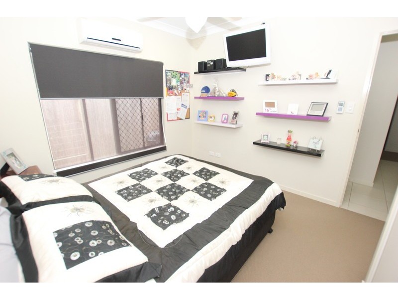 10 Redcap Bend, Trinity Park QLD 4879