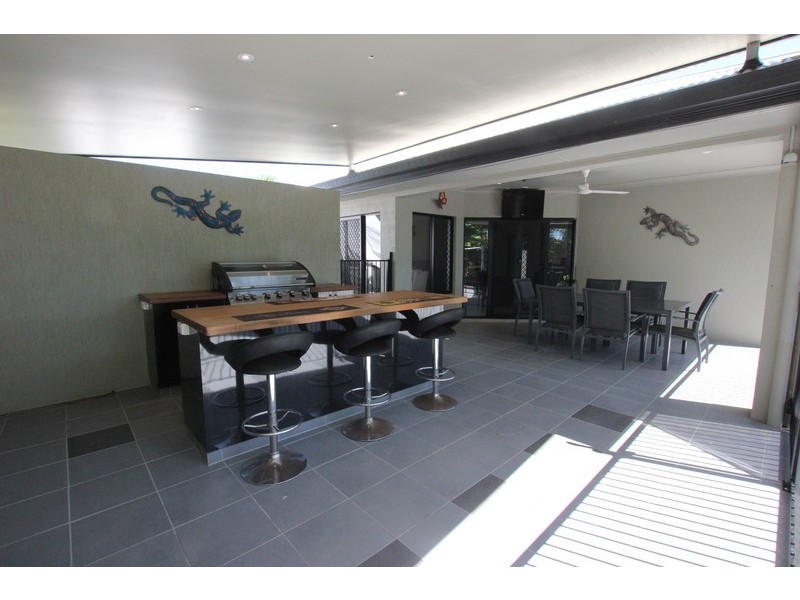 10 Redcap Bend, Trinity Park QLD 4879