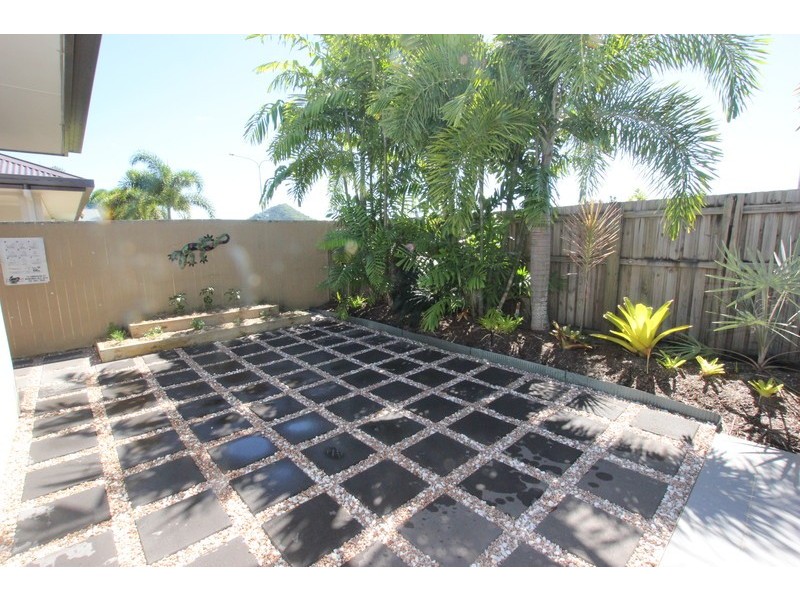 10 Redcap Bend, Trinity Park QLD 4879