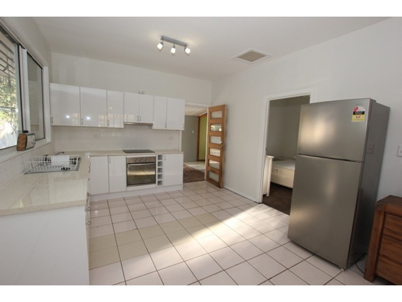 43 Machans Street, Machans Beach QLD 4878
