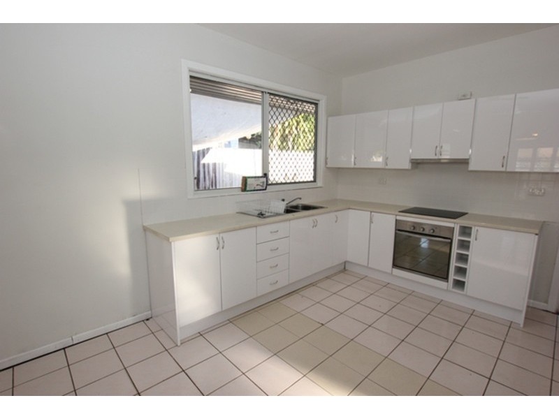 43 Machans Street, Machans Beach QLD 4878