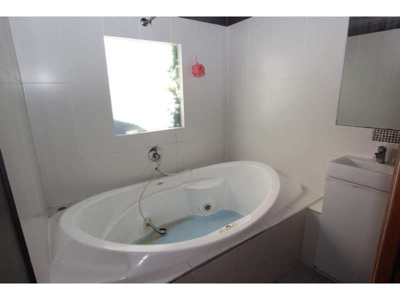 43 Machans Street, Machans Beach QLD 4878