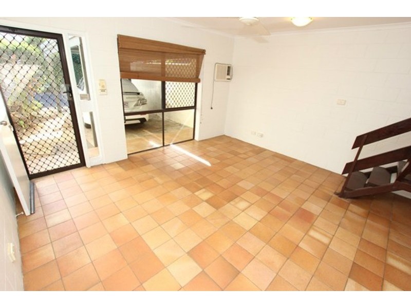 10/9 Cavanagh, Woree QLD 4868