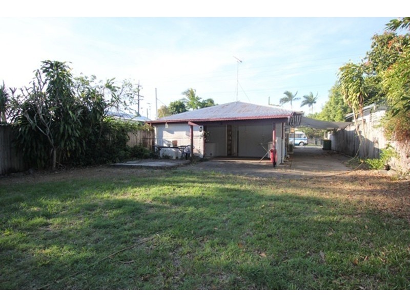 43 Machans Street, Machans Beach QLD 4878