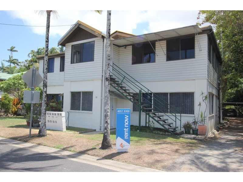 1/17 Law Street, Cairns North QLD 4870