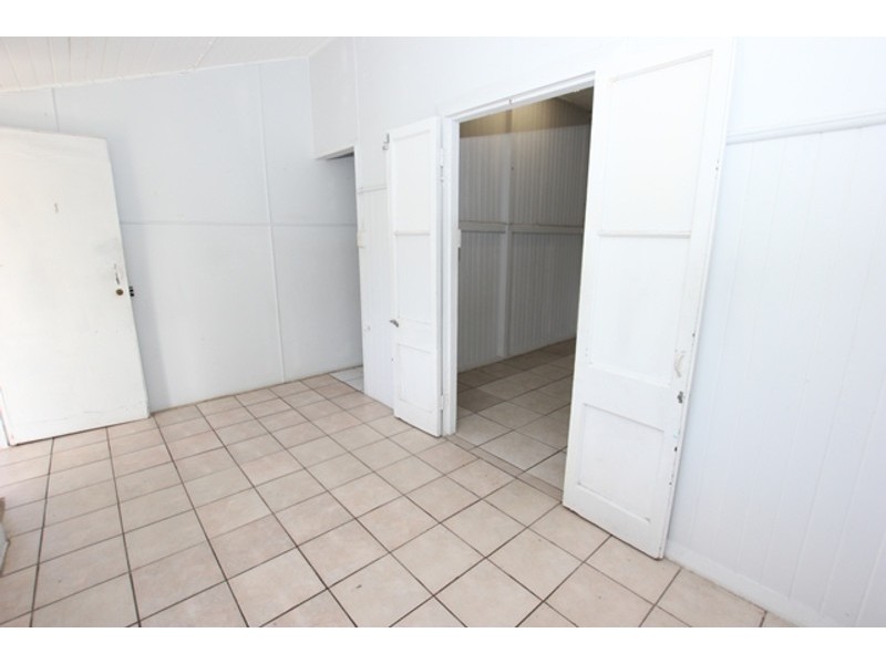 1/17 Law Street, Cairns North QLD 4870