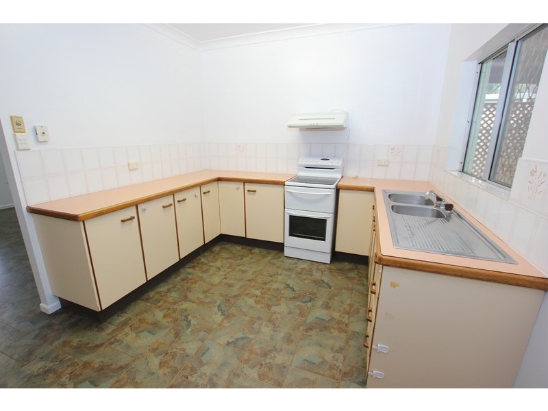 27 Ramsey Drive, Kanimbla QLD 4870