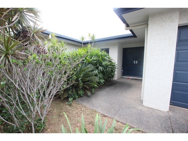 74 Norfolk Circuit, Redlynch QLD 4870