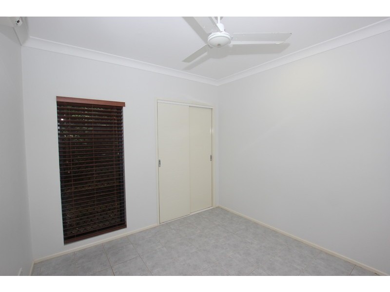 74 Norfolk Circuit, Redlynch QLD 4870