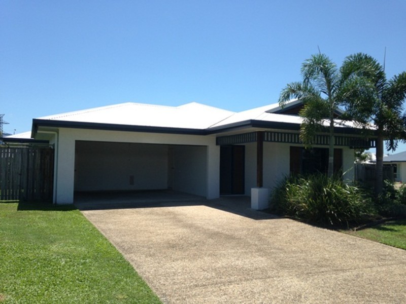 2 Guiness Close, White Rock QLD 4868