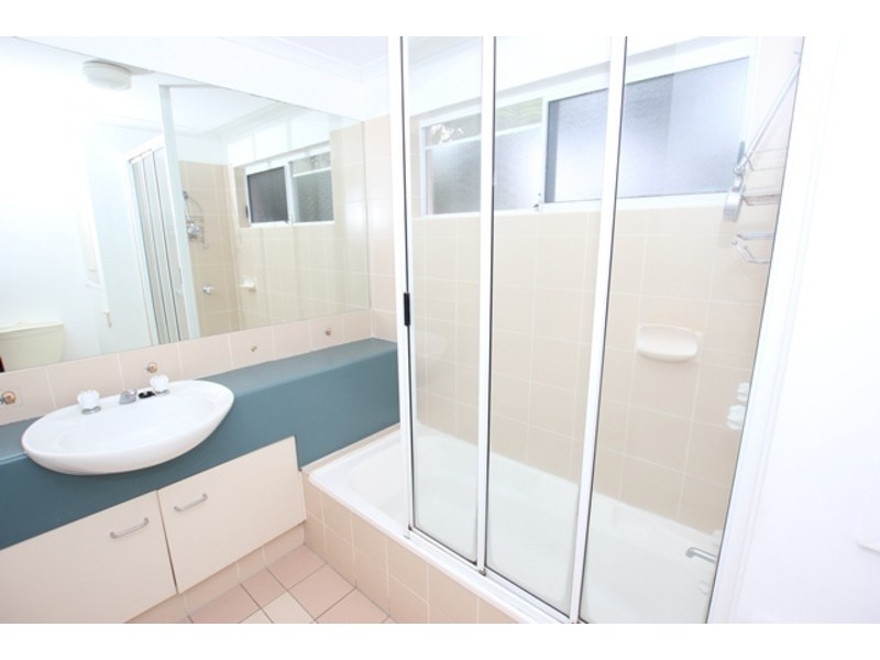 7/62-68 Digger Street, Cairns North QLD 4870