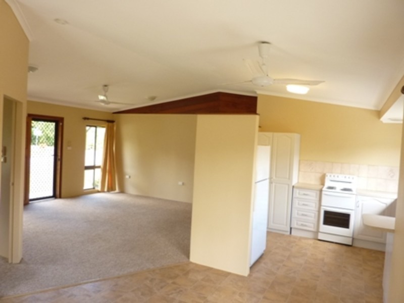 98 Dillon Street, Westcourt QLD 4870