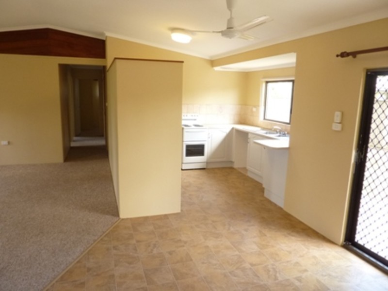 98 Dillon Street, Westcourt QLD 4870
