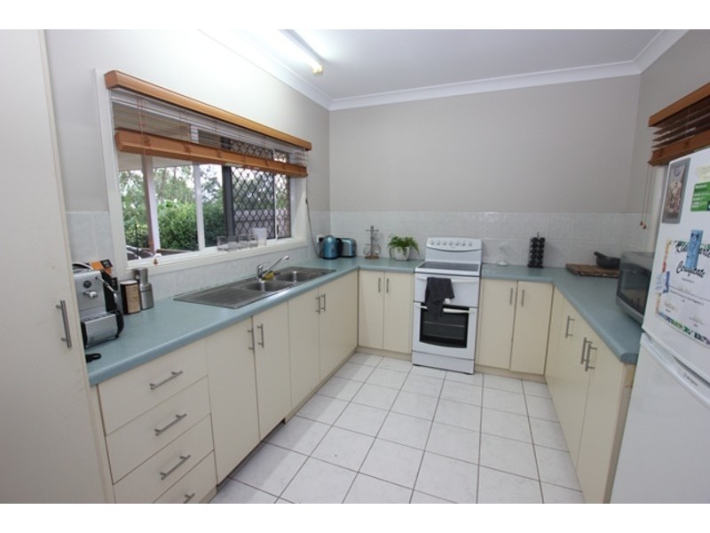 13 Somerset Drive, Bentley Park QLD 4869