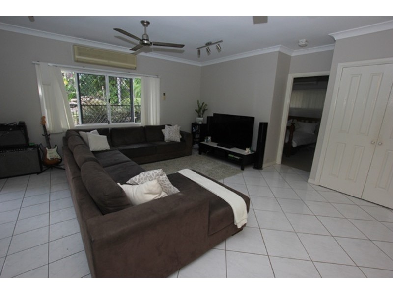 13 Somerset Drive, Bentley Park QLD 4869