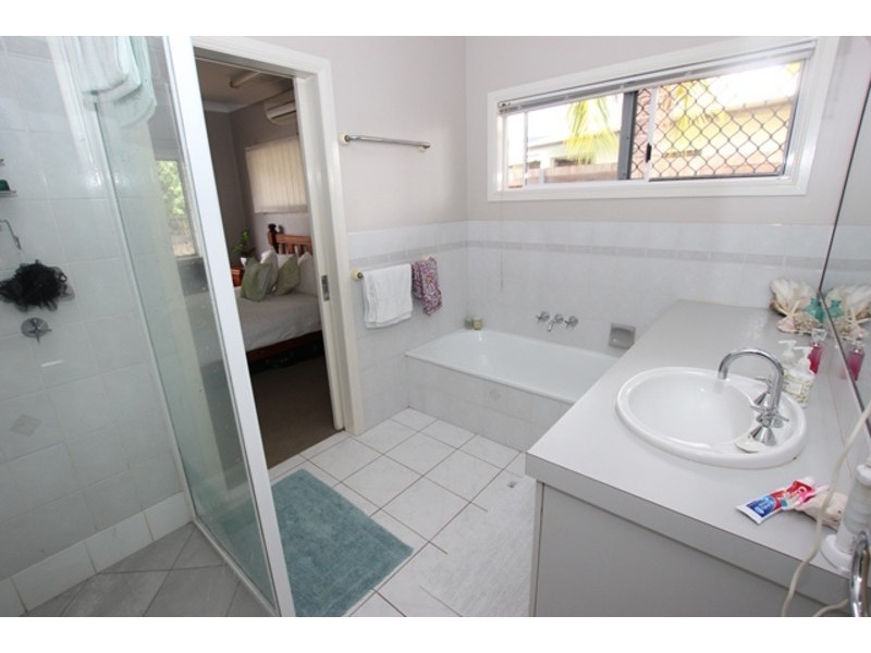 13 Somerset Drive, Bentley Park QLD 4869