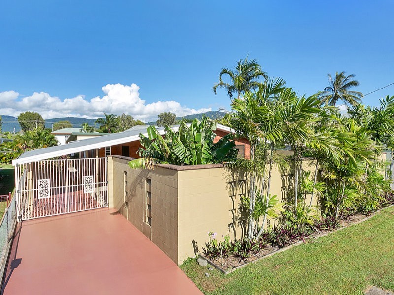 11 Creedy Street, Westcourt QLD 4870