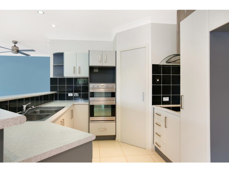 9 Smoko Close, Brinsmead QLD 4870