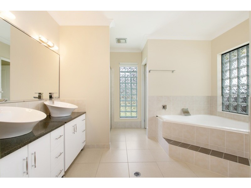 9 Smoko Close, Brinsmead QLD 4870