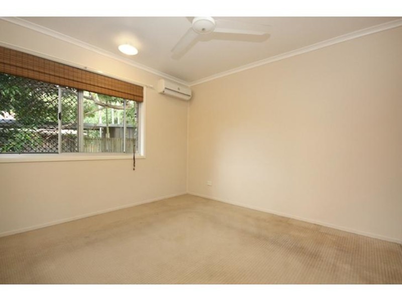 5 Marchant Street, Manoora QLD 4870