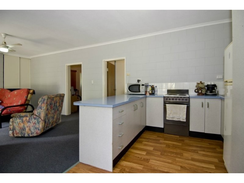 16/201 Aumuller, Westcourt QLD 4870