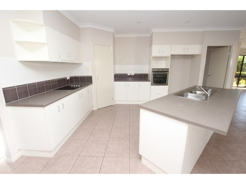 48 Oakblue Drive, Mount Sheridan QLD 4868