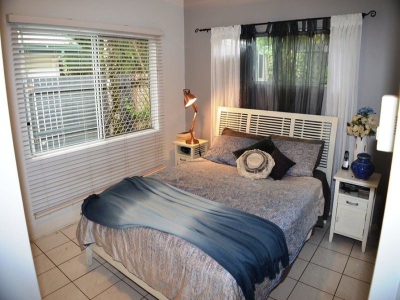 9 Rainy Mountain Place, Smithfield QLD 4878