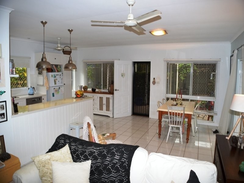 9 Rainy Mountain Place, Smithfield QLD 4878