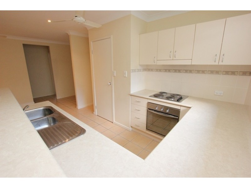 13 Chesterfield Close, Brinsmead QLD 4870