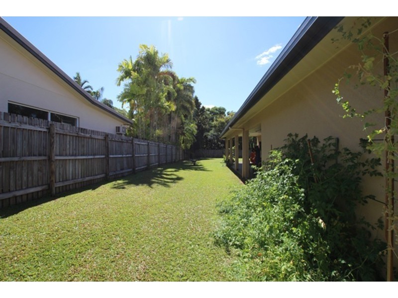 22 Jasmine Street, Redlynch QLD 4870
