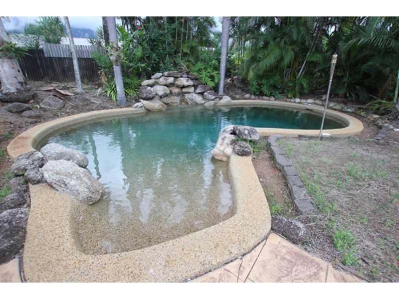 13 Somerset Drive, Bentley Park QLD 4869