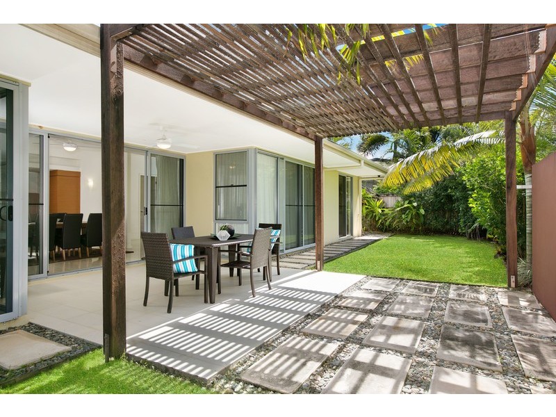 4 Rossmann Road, Smithfield QLD 4878