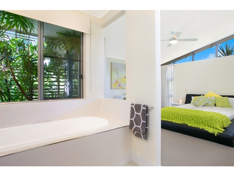 4 Rossmann Road, Smithfield QLD 4878