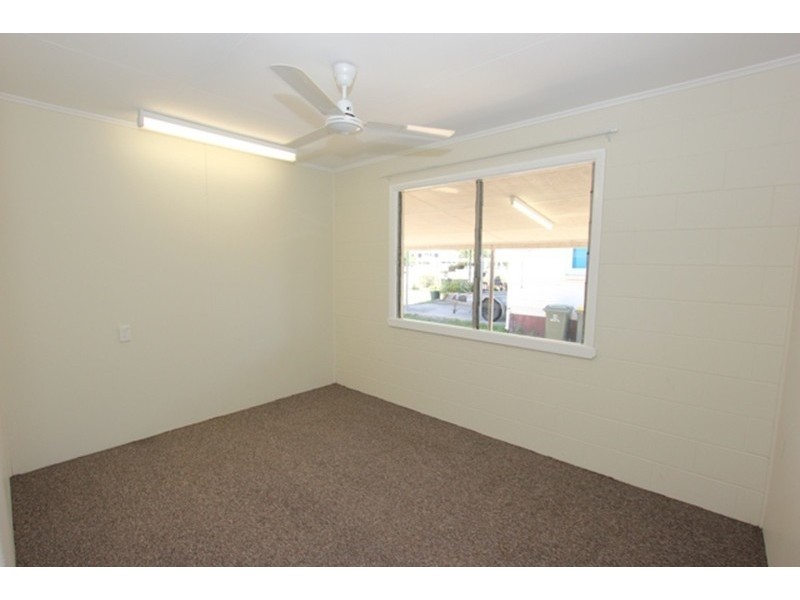 30A Earl Street, Westcourt QLD 4870