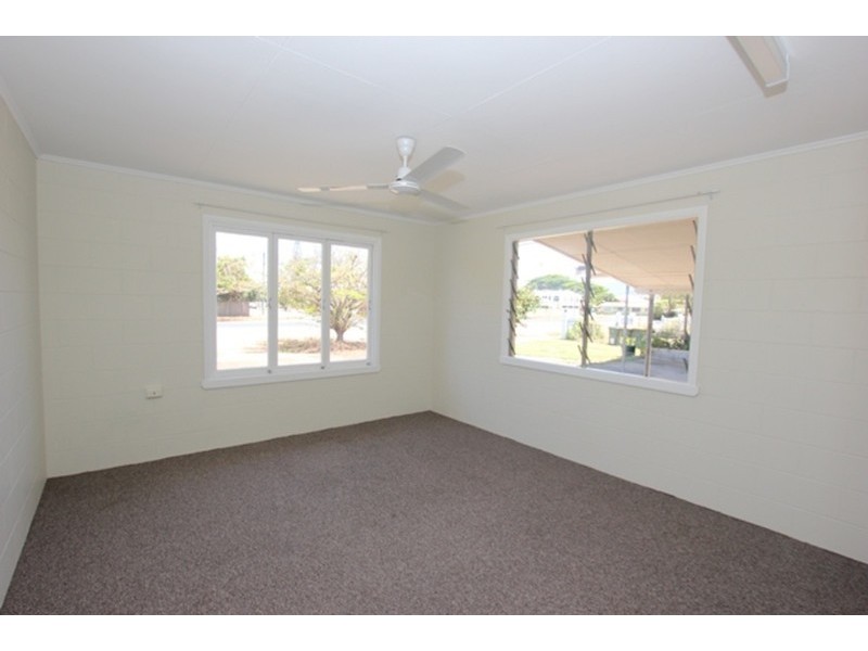 30A Earl Street, Westcourt QLD 4870
